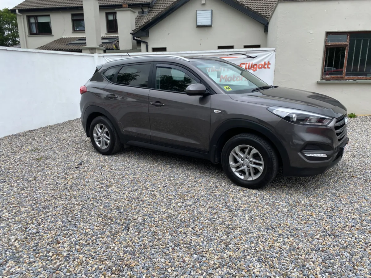 2018 Hyundai Tucson - Image 2
