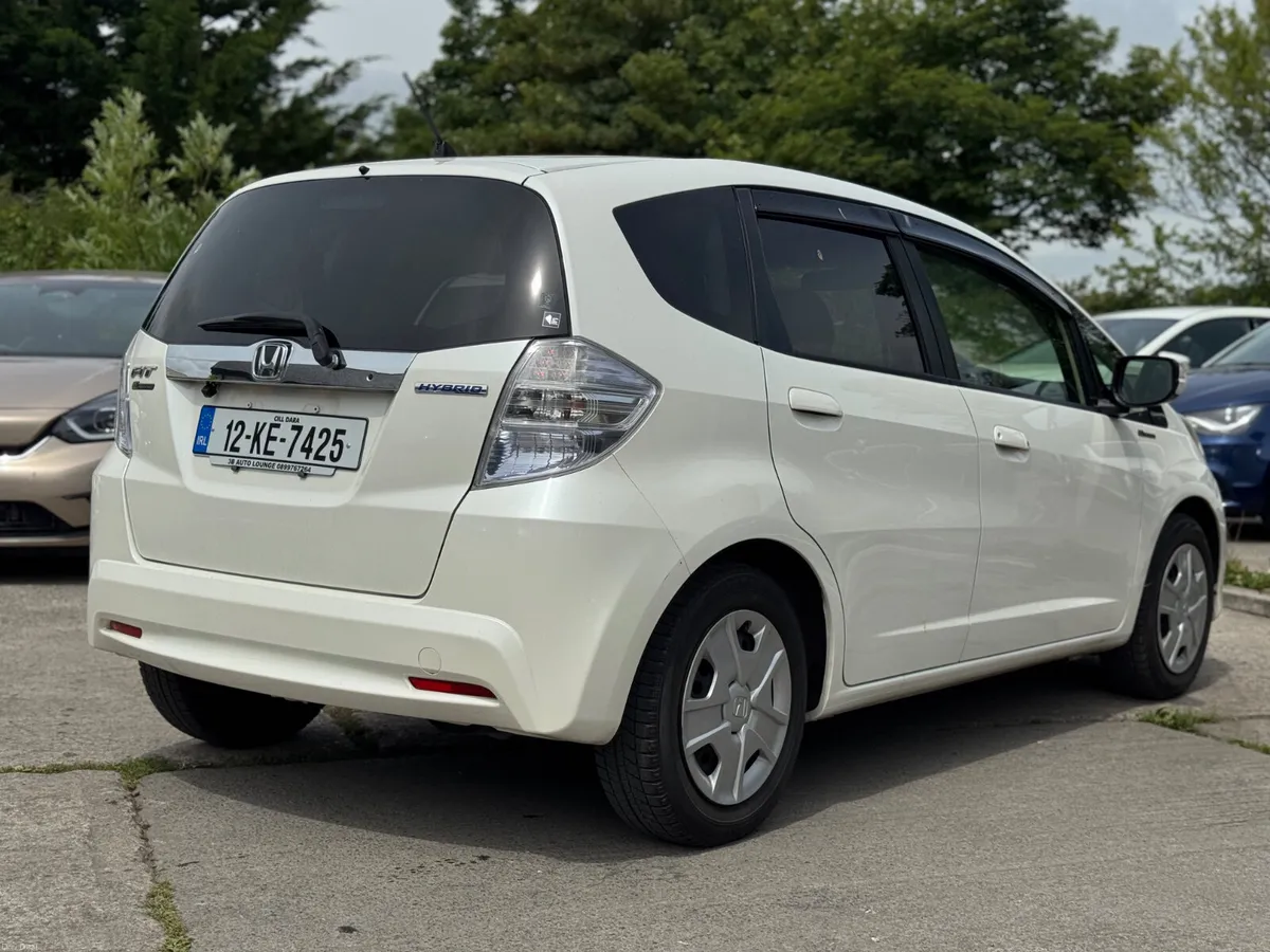Honda Fit 1.3 Hybrid Automatic 66000 KM 2012 2KEYS - Image 4