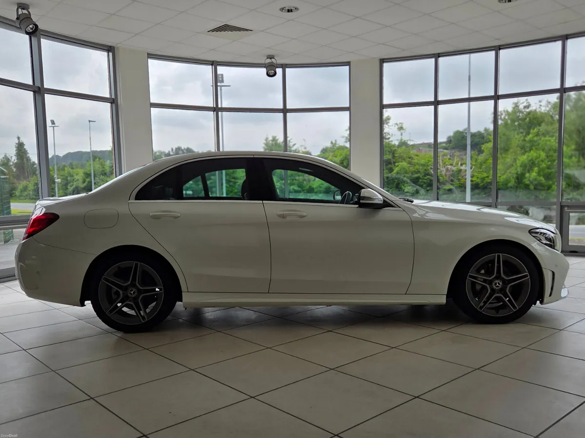 Mercedes-Benz C-Class 2019 - Image 4