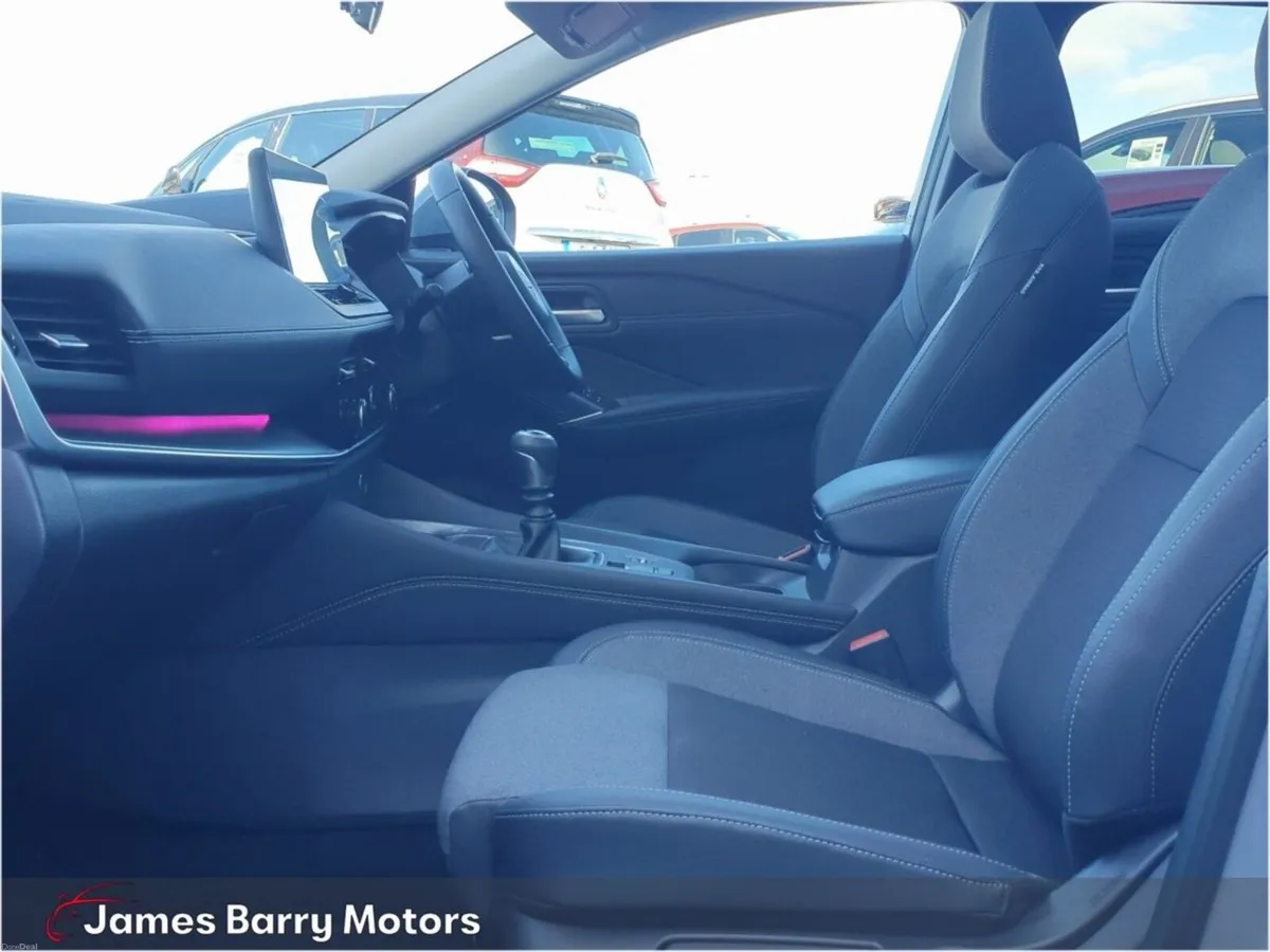 Nissan Qashqai 1.3 PET MILD HYBRID SV PREMIUM // W - Image 4