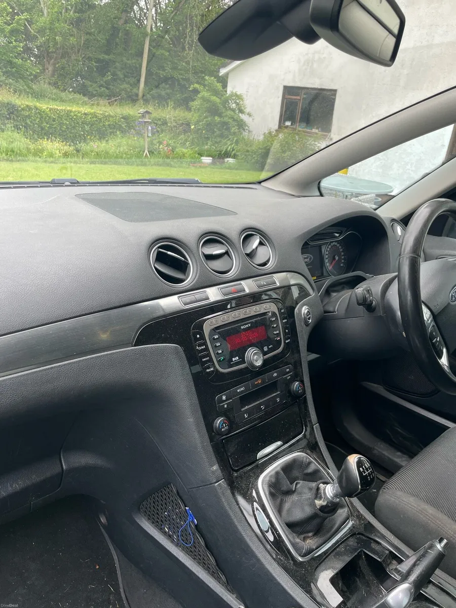 Car - Image 3
