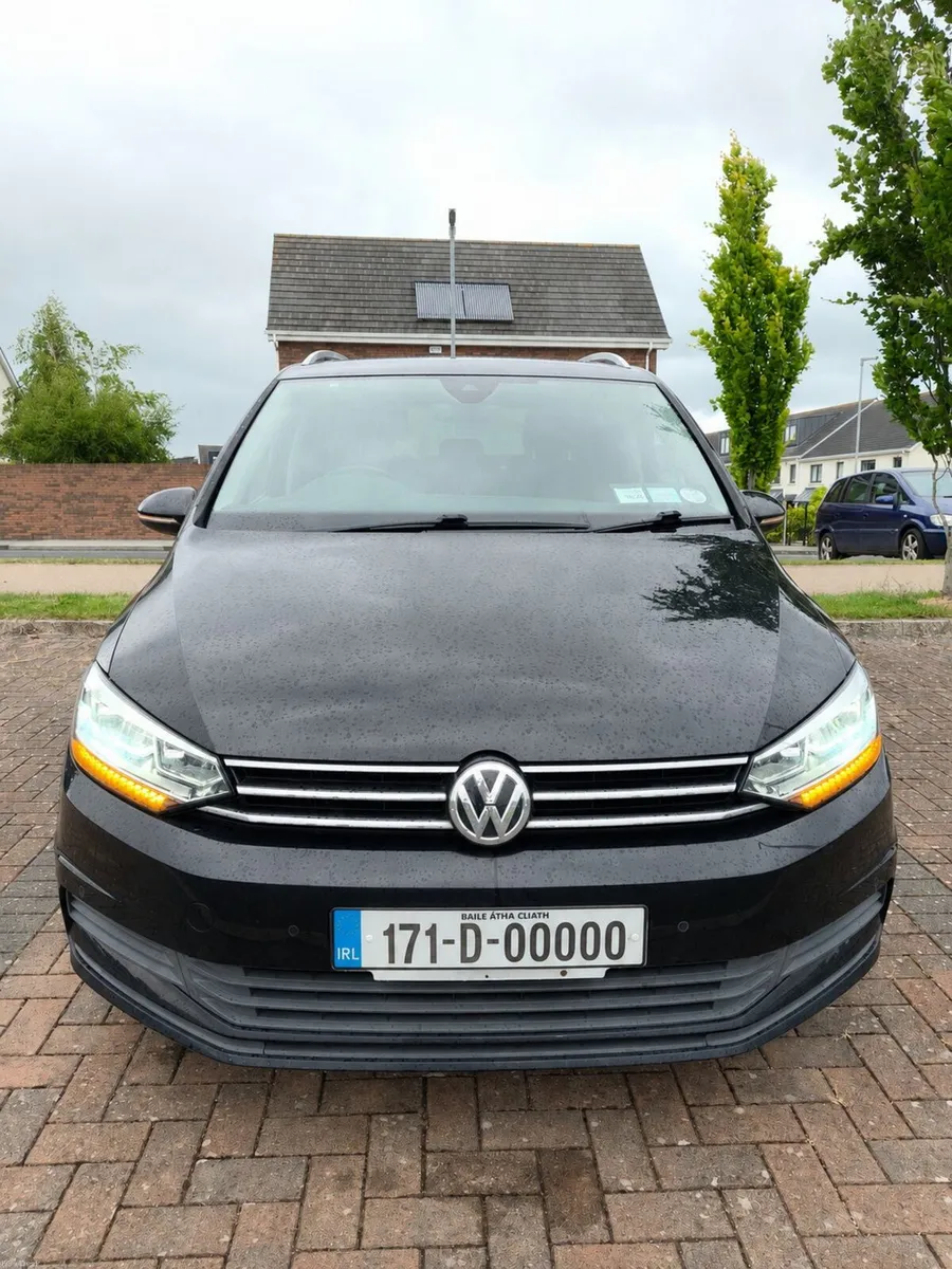 2017 Volkswagen Touran 1.4 TSI Petrol 7 seater - Image 4