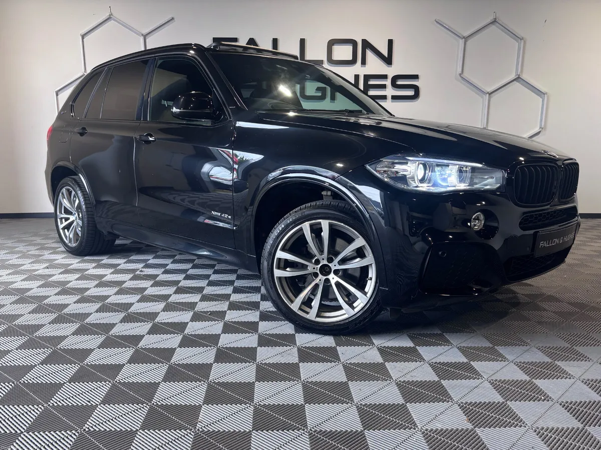 BMW X5 M-SPORT 40e // LOW KMS // HUGE SPEC - Image 1