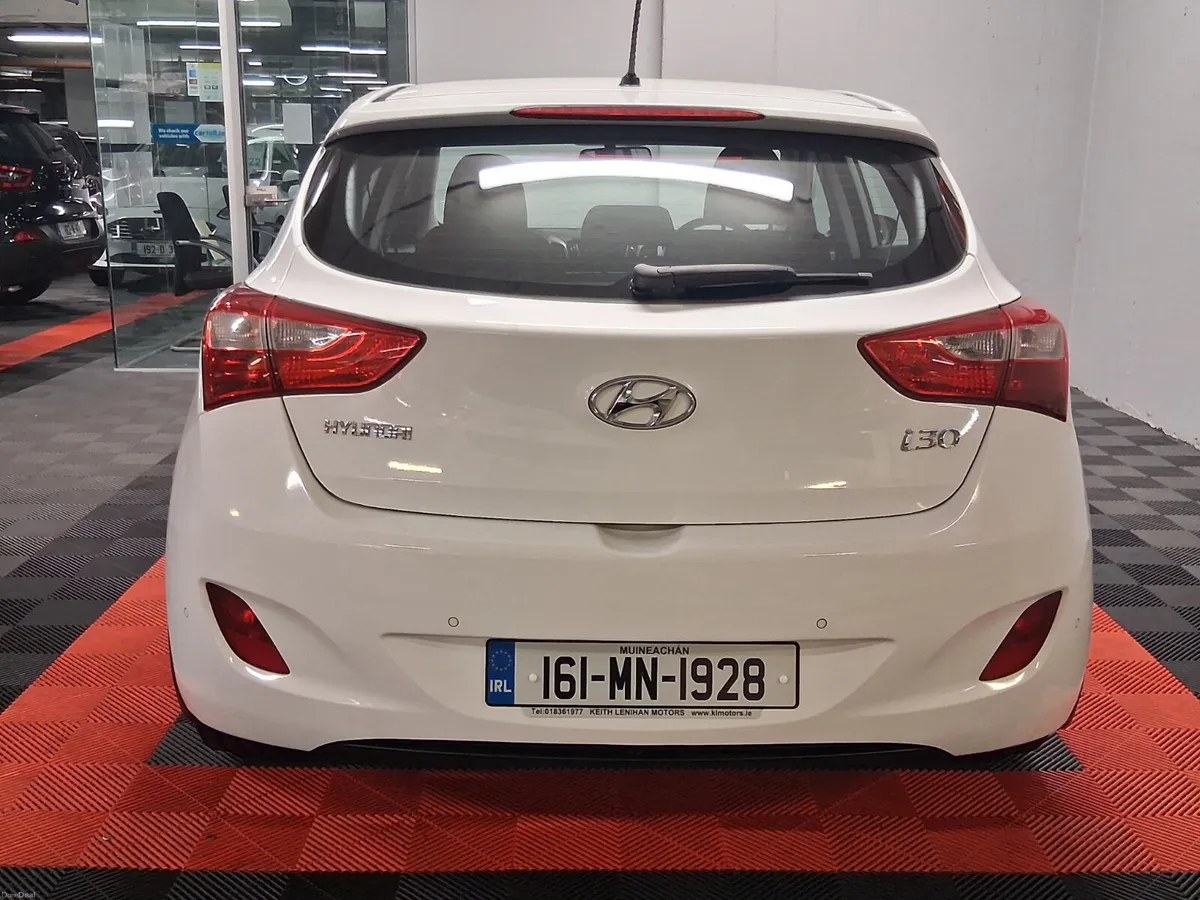2016 Hyundai i30 **LOW MILEAGE** - Image 4