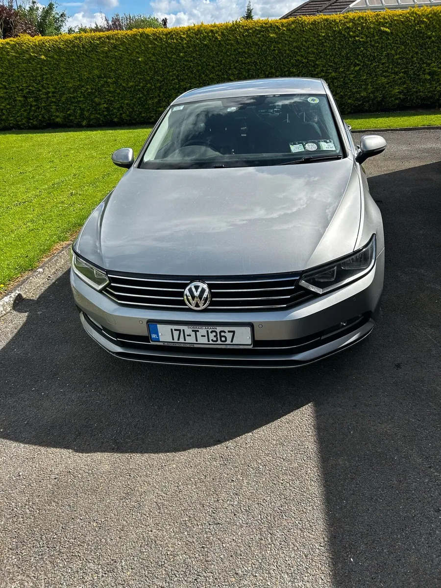 Volkswagen Passat - Image 1