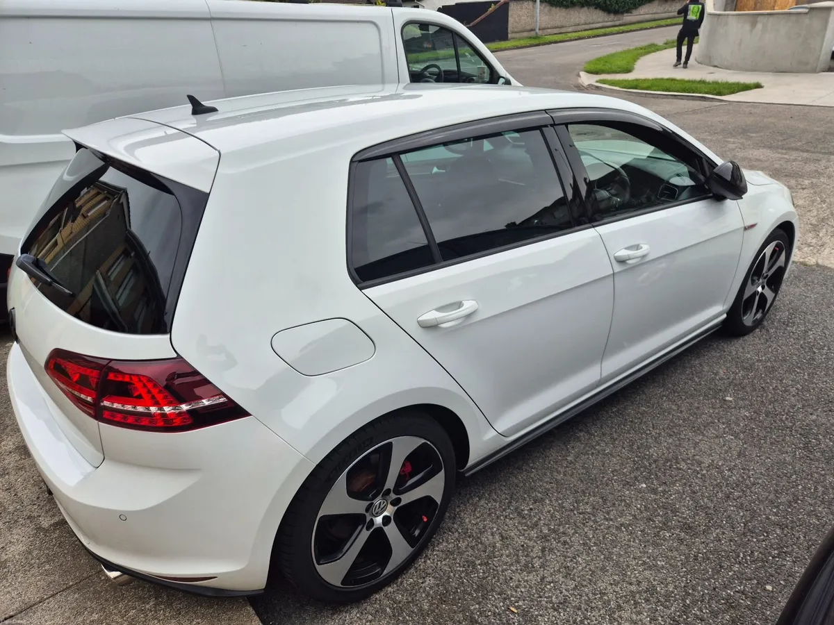 Volkswagen Golf GTI  2014 DSG 142 - Image 4