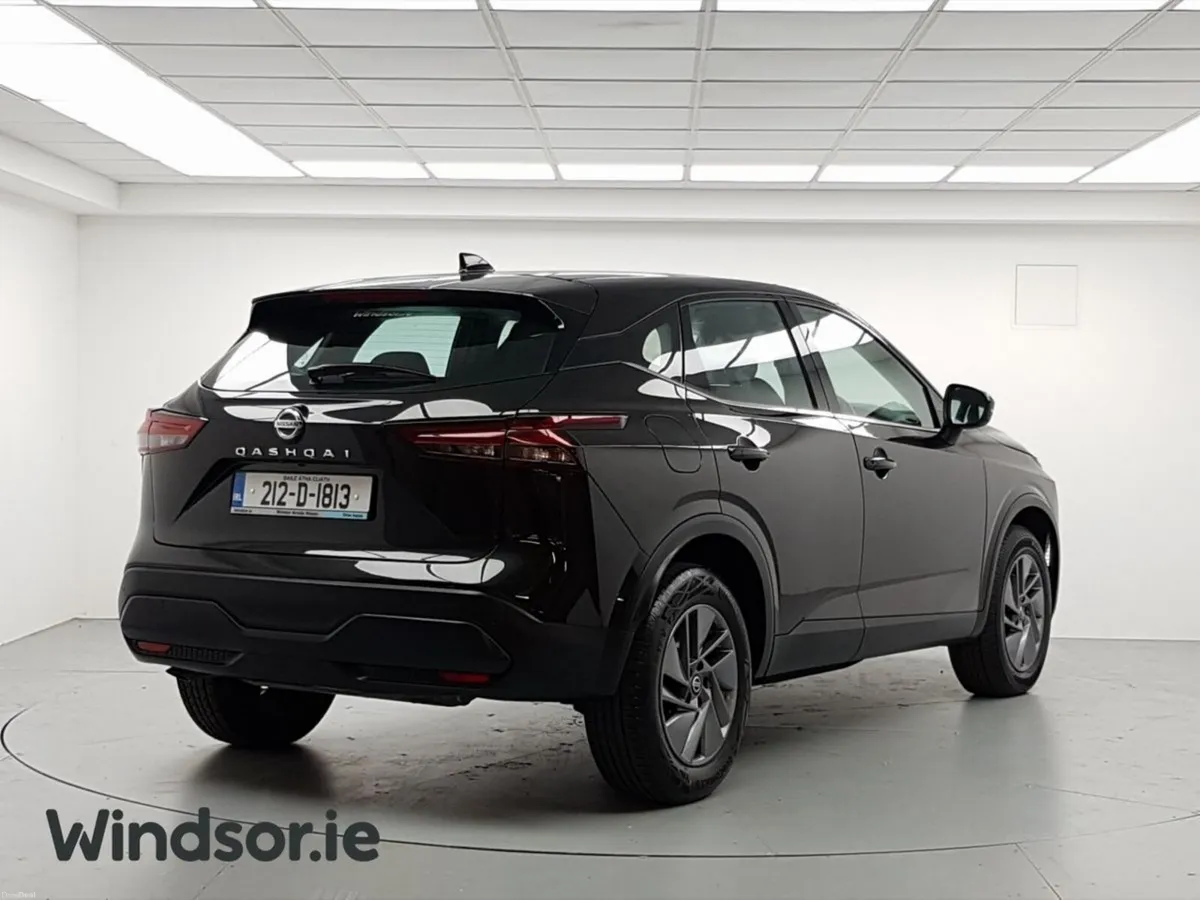 Nissan Qashqai 1.3 PET MILD HYBRID SV - Image 3