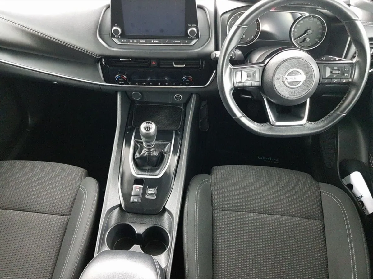 Nissan Qashqai 1.3 PET MILD HYBRID SV - Image 4