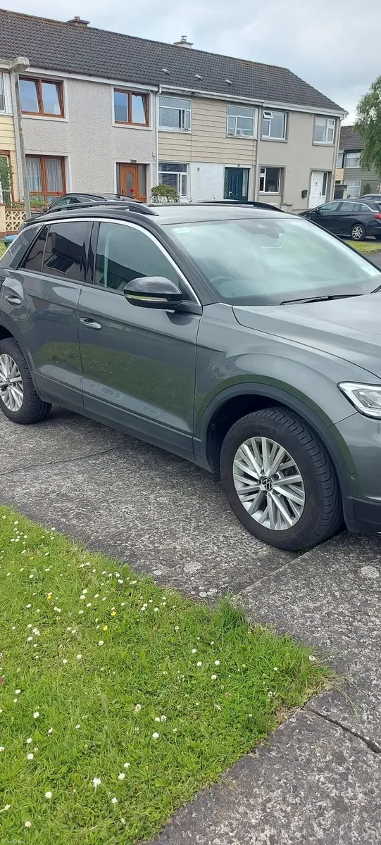 Volkswagen T-Roc 2023 - Image 1
