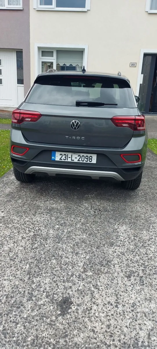 Volkswagen T-Roc 2023 - Image 2