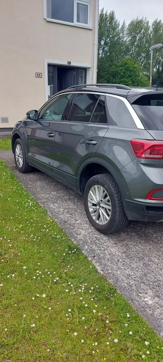 Volkswagen T-Roc 2023 - Image 3