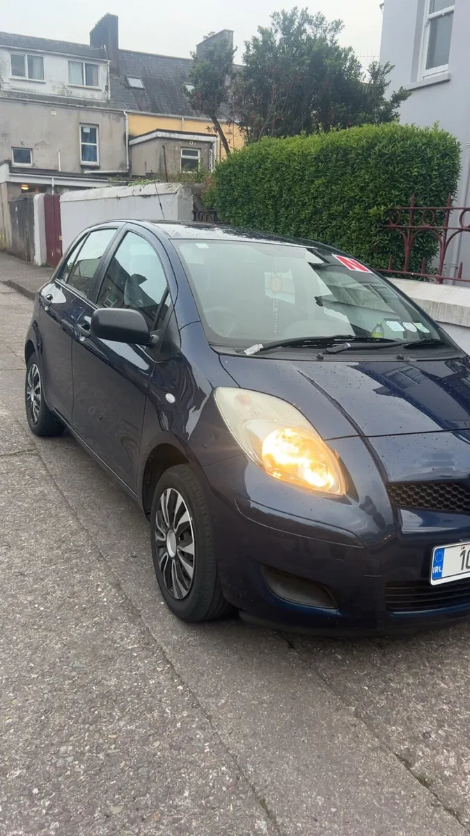 Toyota  yaris - Image 2