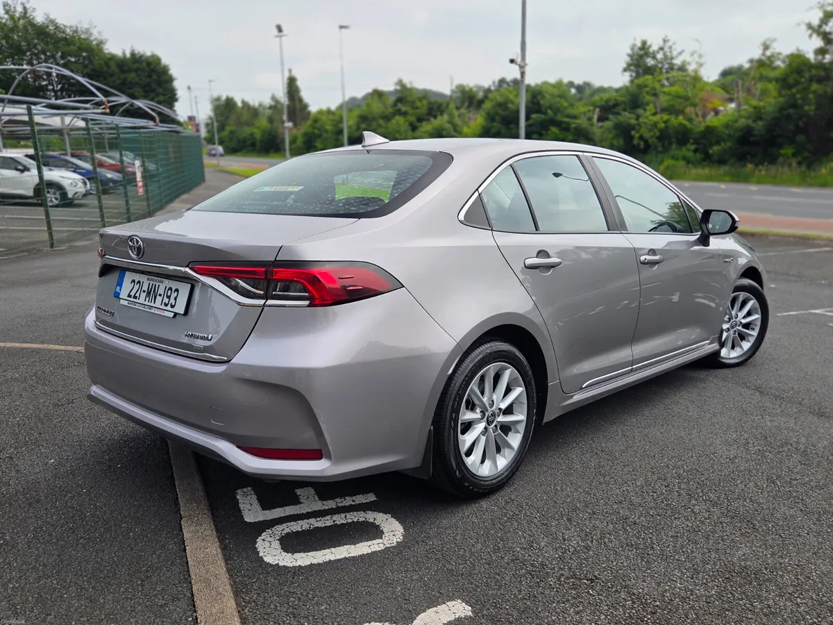 Toyota Corolla 2022 - Image 2