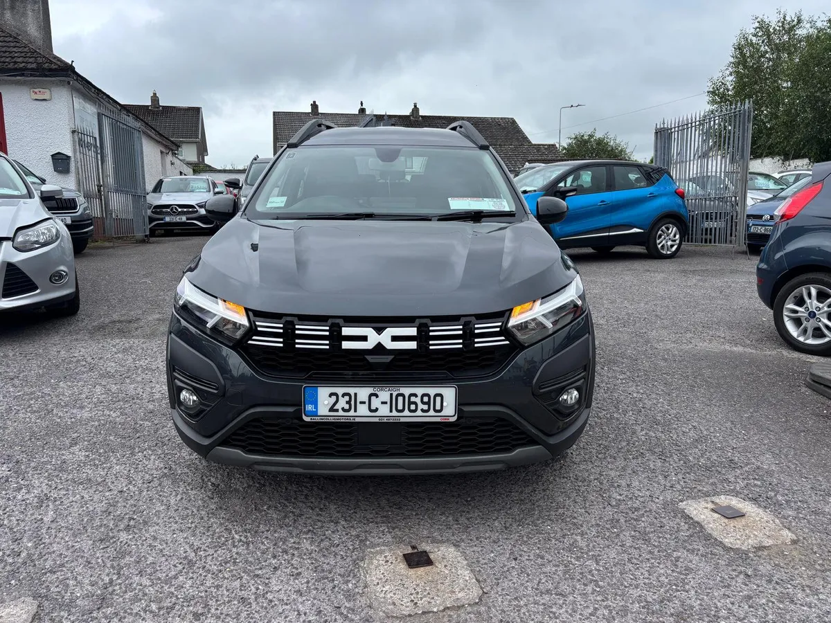 Dacia Jogger 2023  PETROL  7  SEATER - Image 2