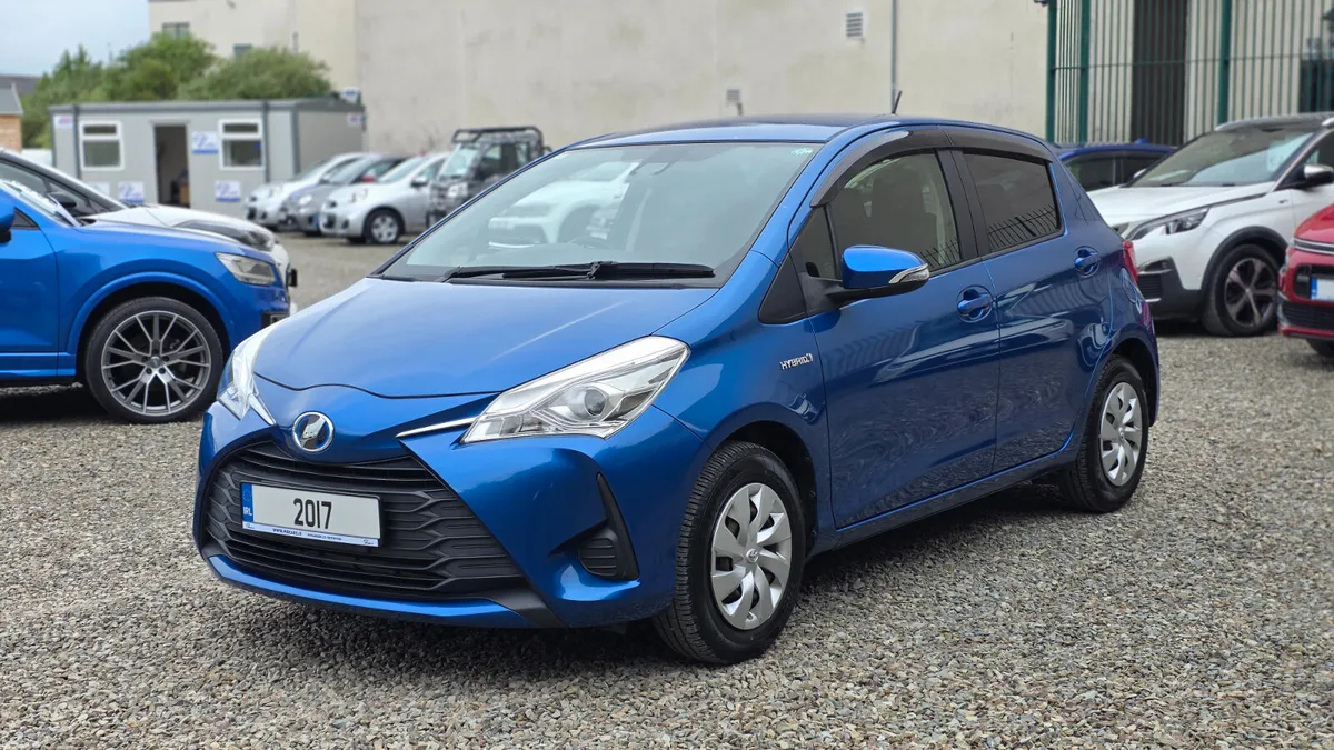 2017 Toyota Vitz Yaris Hybrid Automatic - Image 4