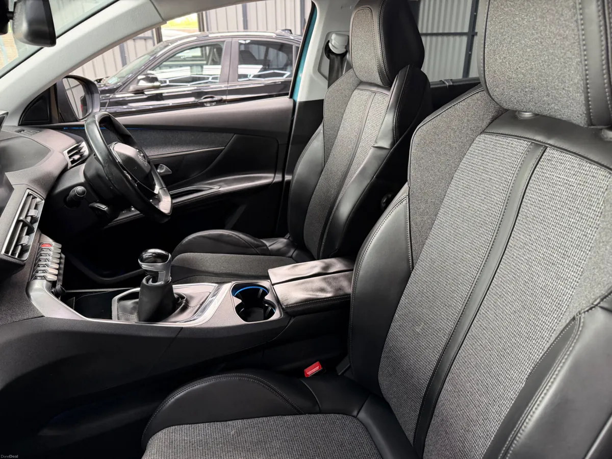 Peugeot 5008 Allure 2018 1.2 Petrol - Image 4