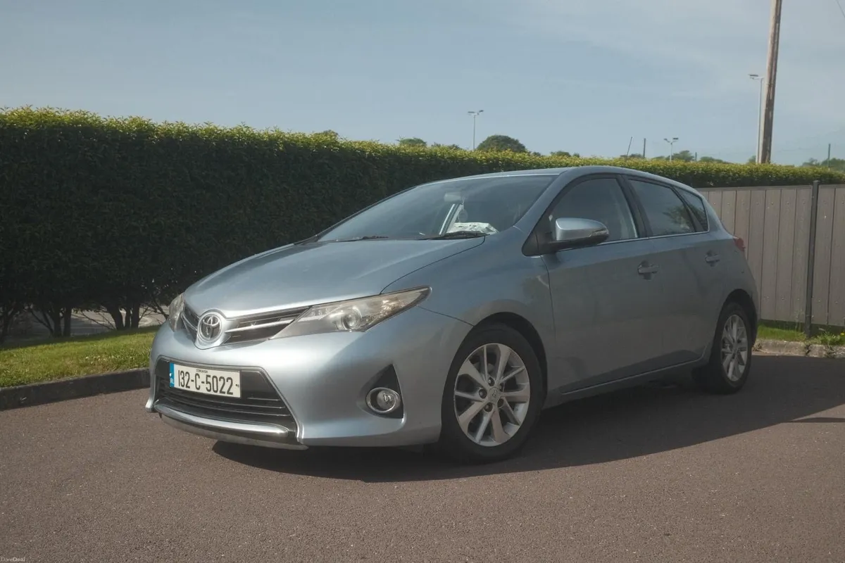 Toyota Auris 1.4 diesel D4D Icon - Image 1