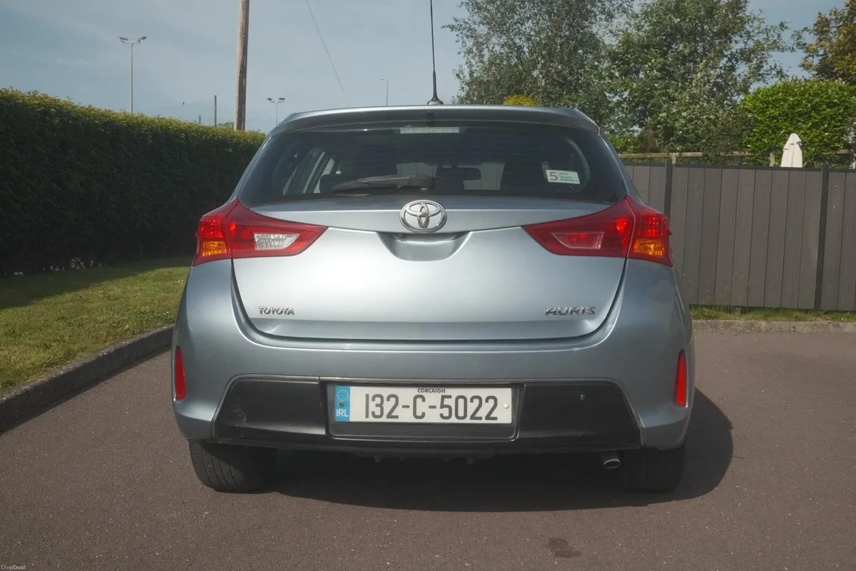 Toyota Auris 1.4 diesel D4D Icon - Image 3