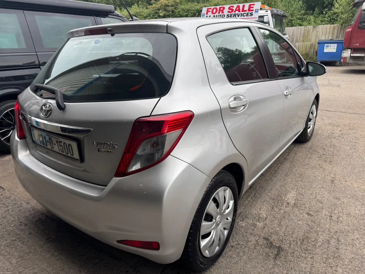 Toyota Yaris 2013 - Image 4