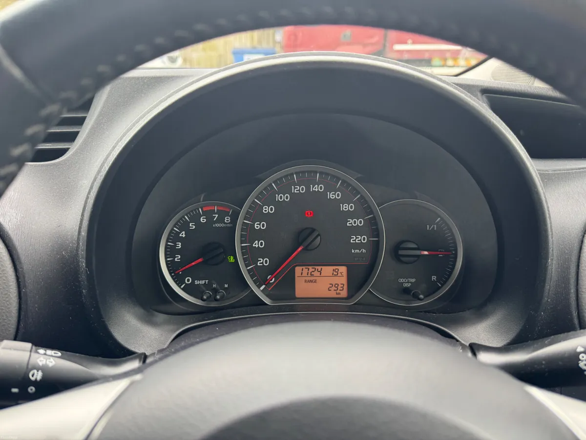 Toyota Yaris 2013 - Image 6