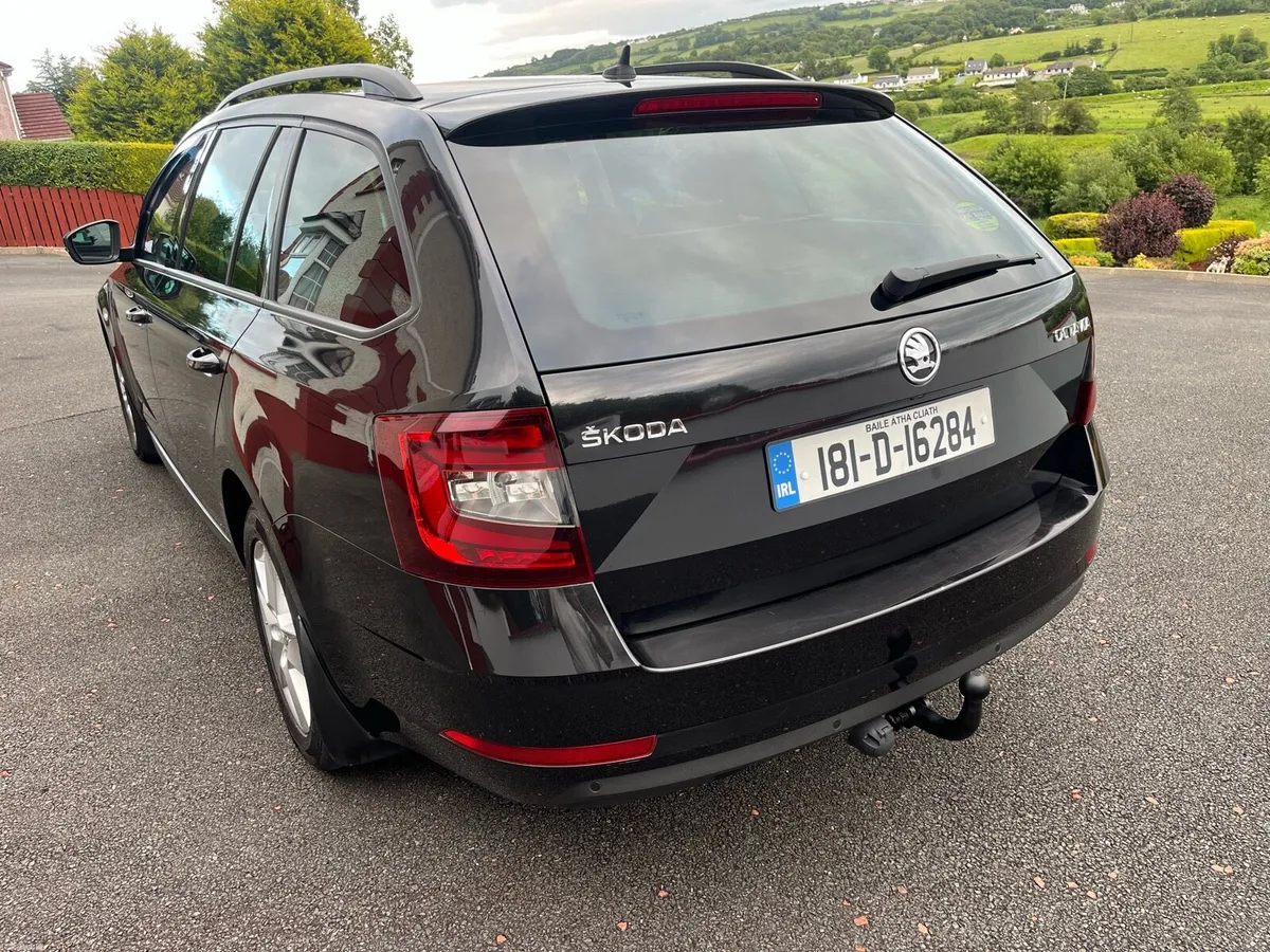 2018 Skoda Octavia ambition 1.6 TDI estate - Image 4