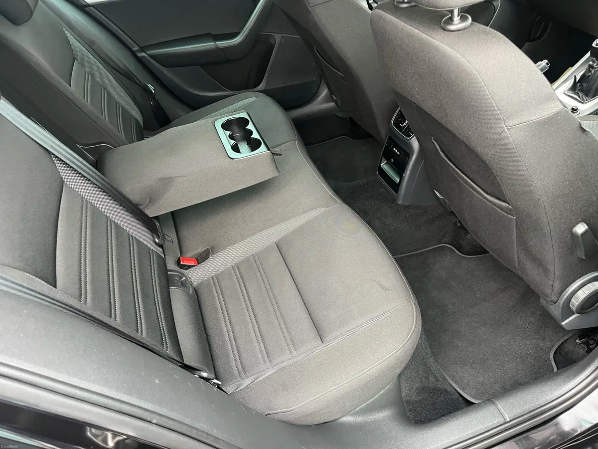 2018 Skoda Octavia ambition 1.6 TDI estate - Image 6