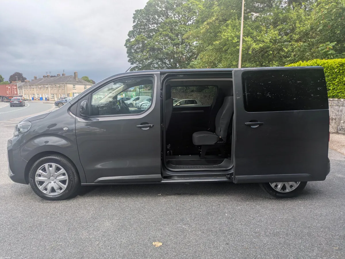 Wheelchair Accessible - Citroen SpaceTourer - Image 6