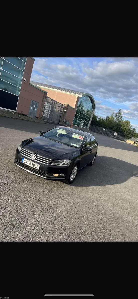 Volkswagen Passat 2014 - Image 2