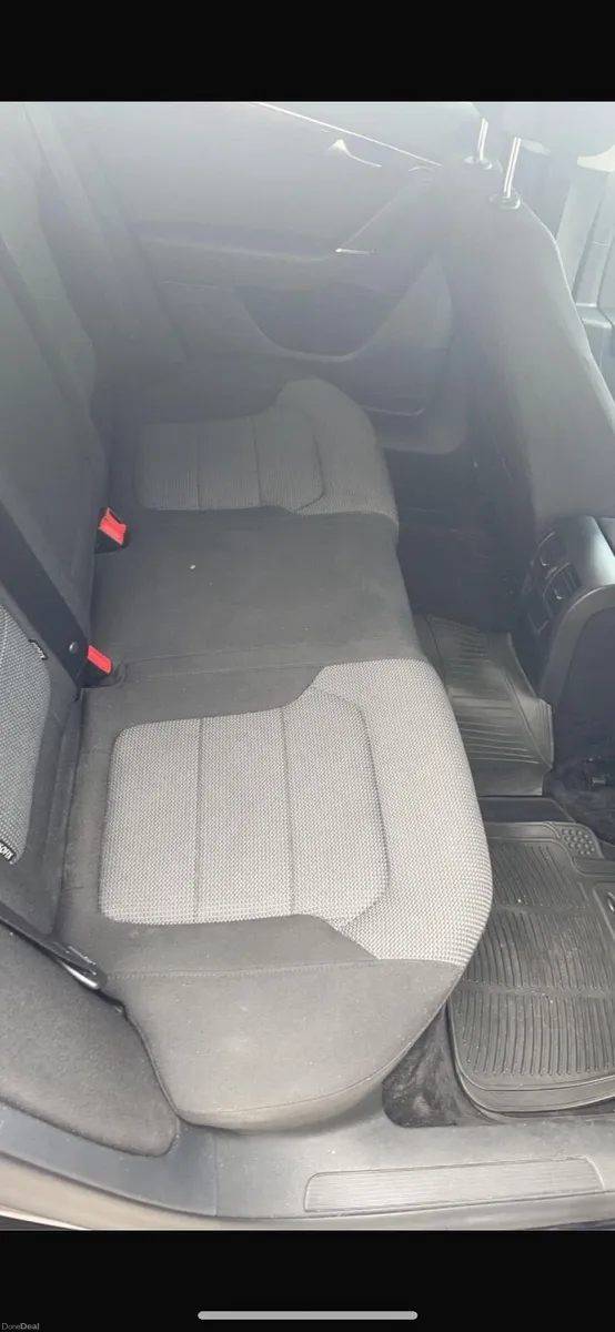 Volkswagen Passat 2014 - Image 5