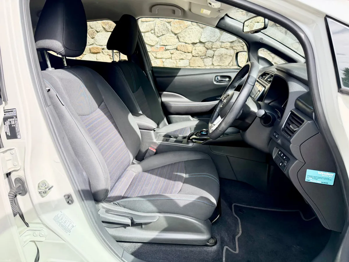 Nissan Leaf 2025!!!!!!PREMIUM GOLD. - Image 4