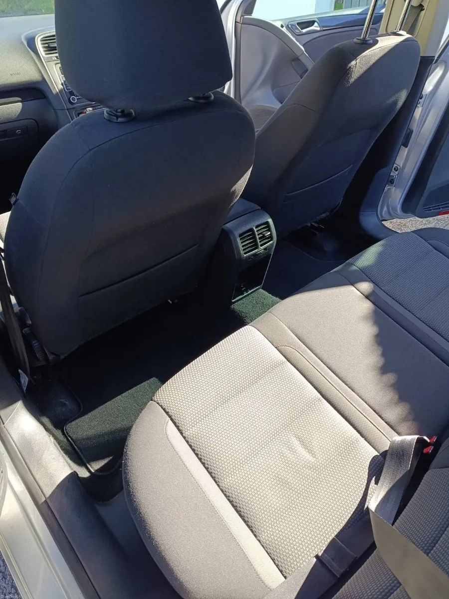Volkswagen Golf 2011 - Image 3