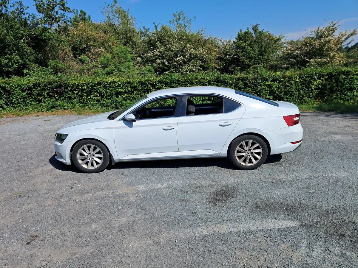 Skoda Superb 2017 - Image 3