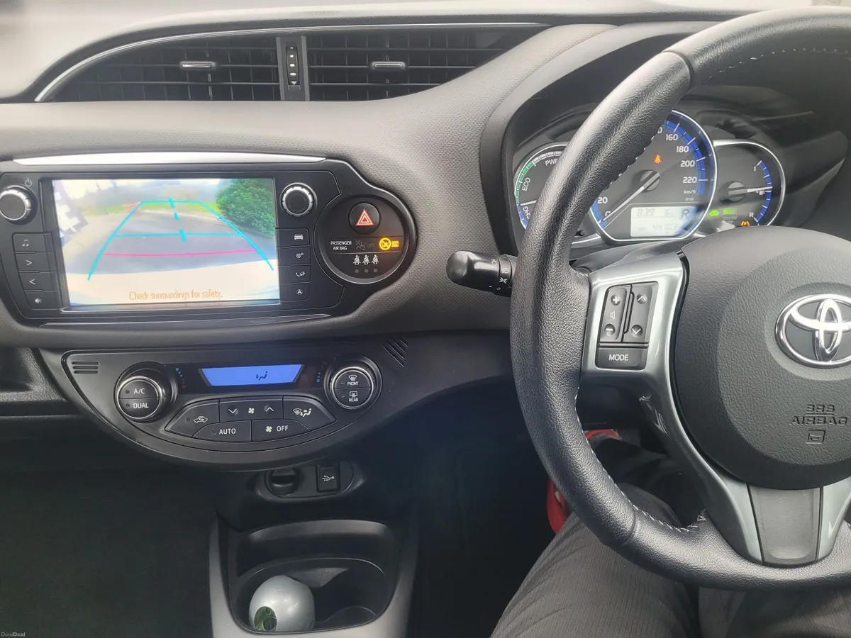Toyota Yaris 2016 - Image 3