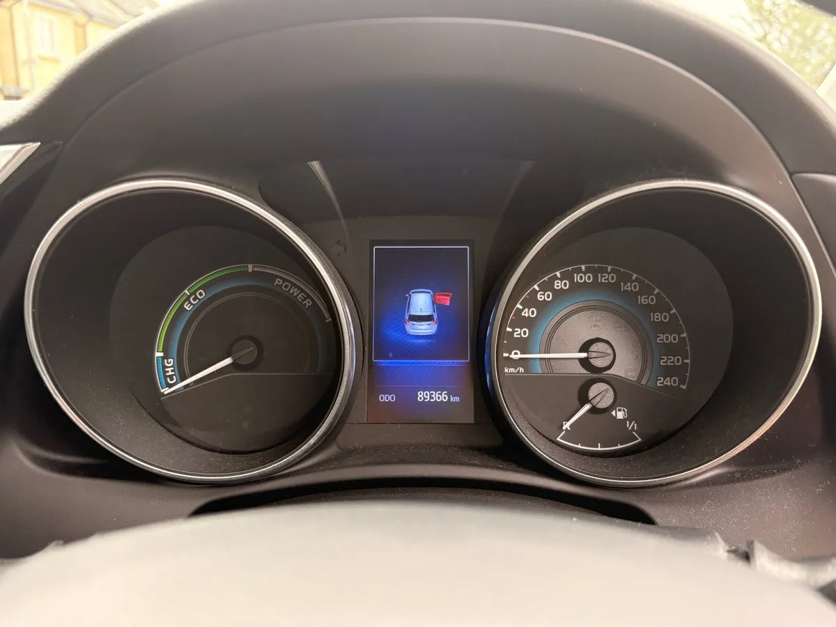 Toyota Auris Luna Sport 2018 Hybrid Automatic - Image 4