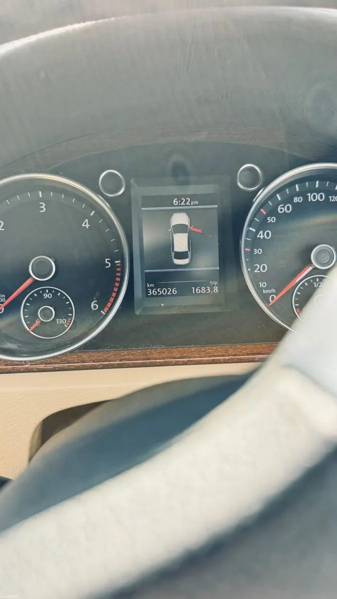Volkswagen Passat 2011 - Image 3