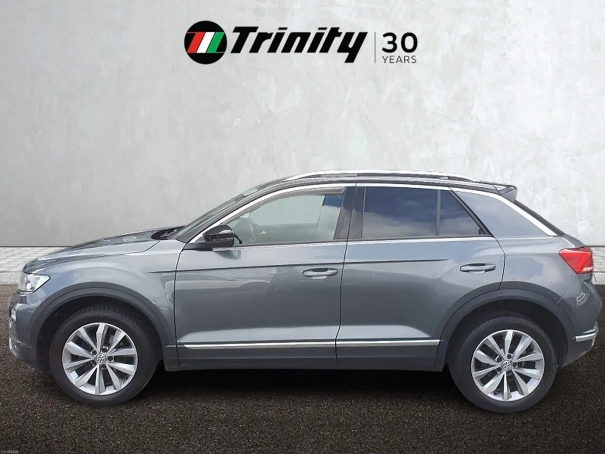 Volkswagen T-Roc **  DESIGN TRIM STUNNING CAR ** 1 - Image 5