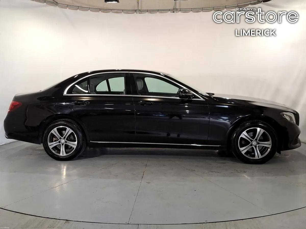 Mercedes-Benz E-Class E 220 D AVANTGARDE A/T - Image 2