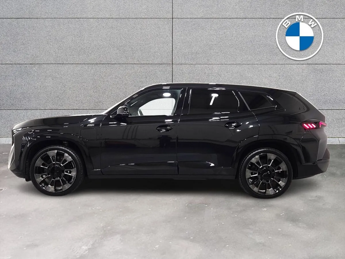BMW XM 50e - Image 4