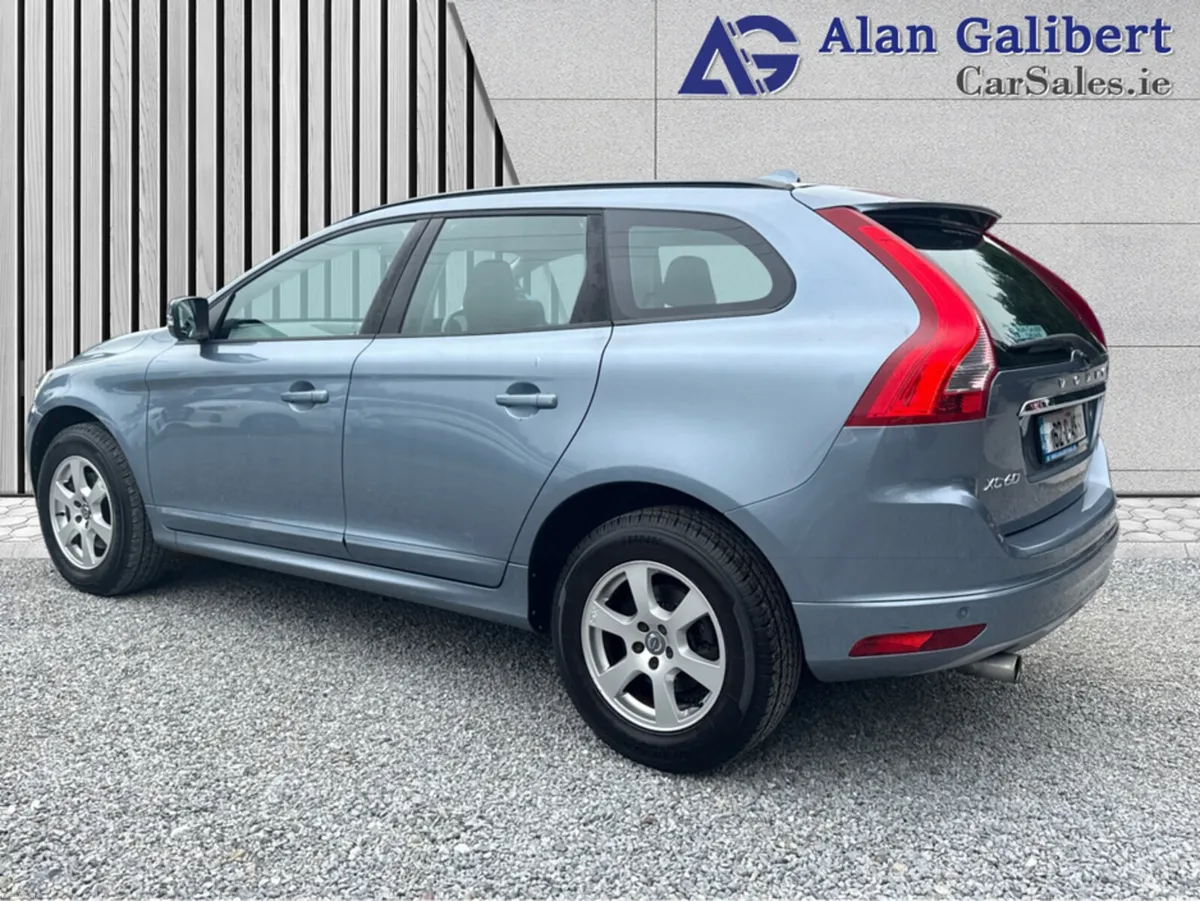 Volvo XC60 D3 FWD ES 5DR - Image 2