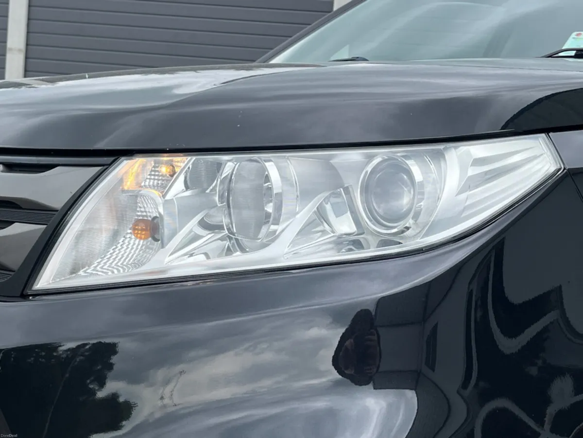 Suzuki Vitara 1.6 SZ-T 120PS 5DR - Image 3