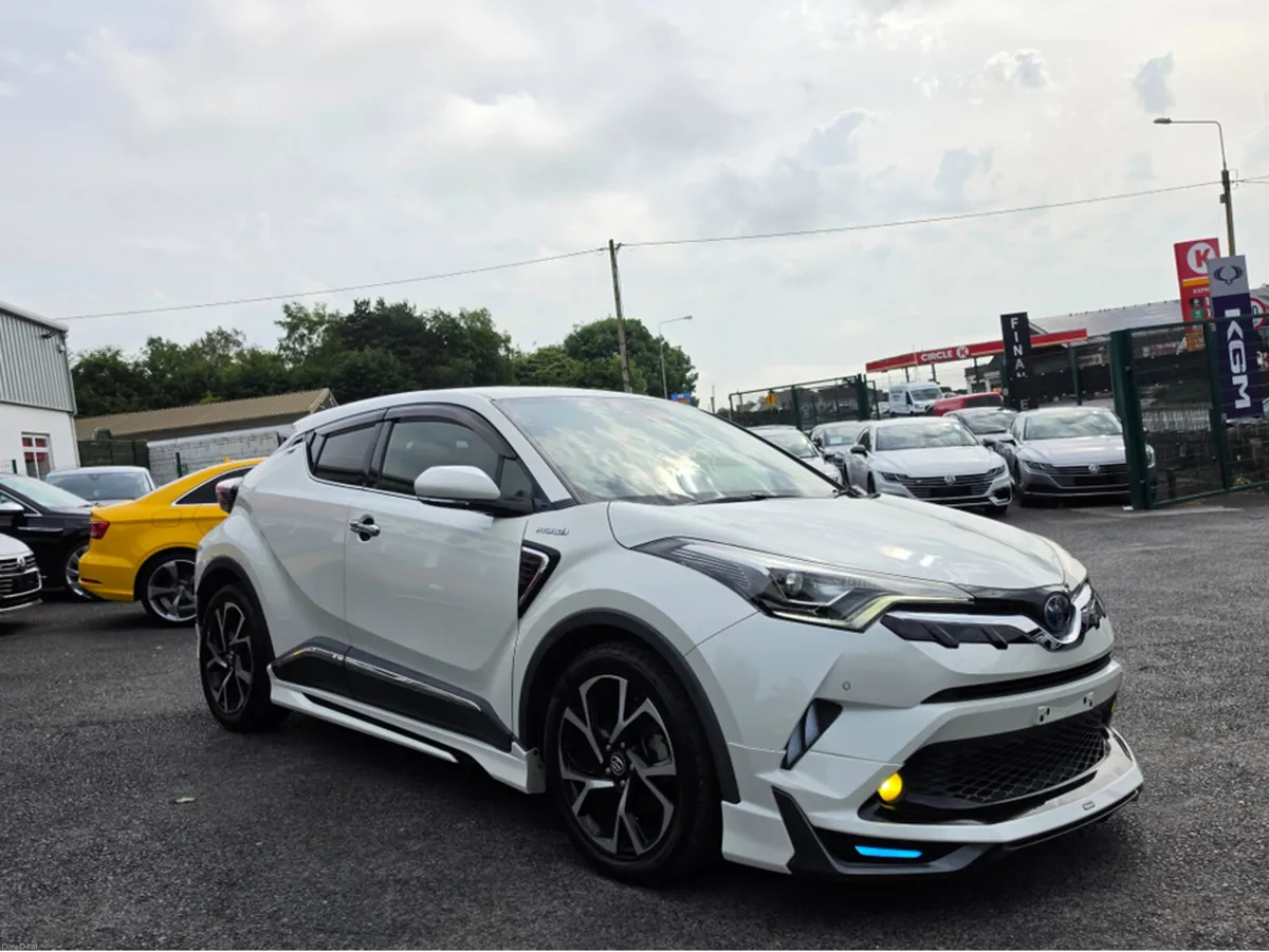 Toyota C-HR SELF CHARGING HYBRID - HALF LEATHER SE - Image 3