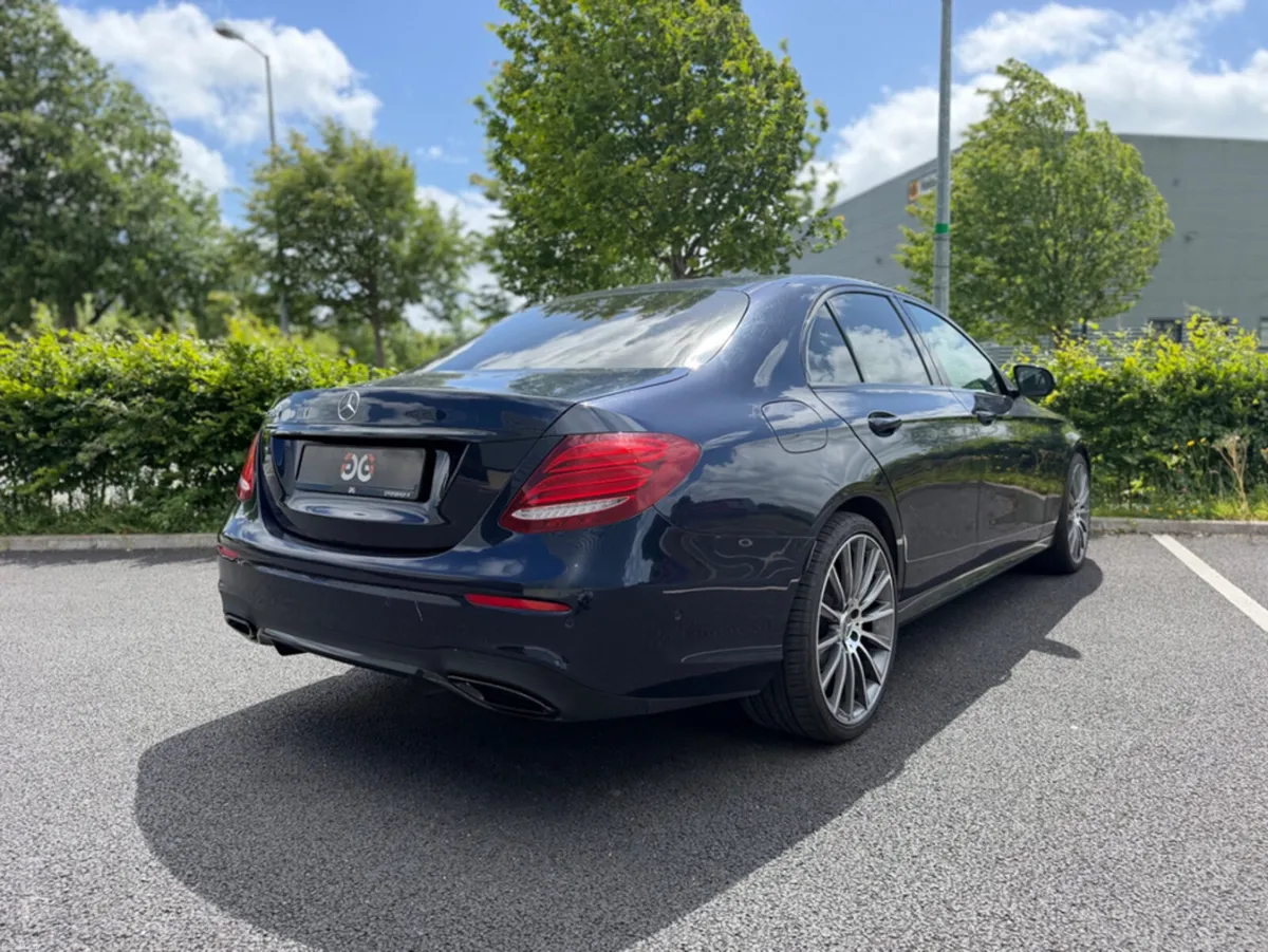 Mercedes-Benz E-Class E220 D AMG LINE AUTO - Image 4
