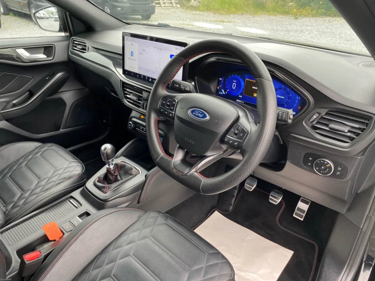 Ford Focus ST-LINE X ..Parking Pack/ Leather - Image 6
