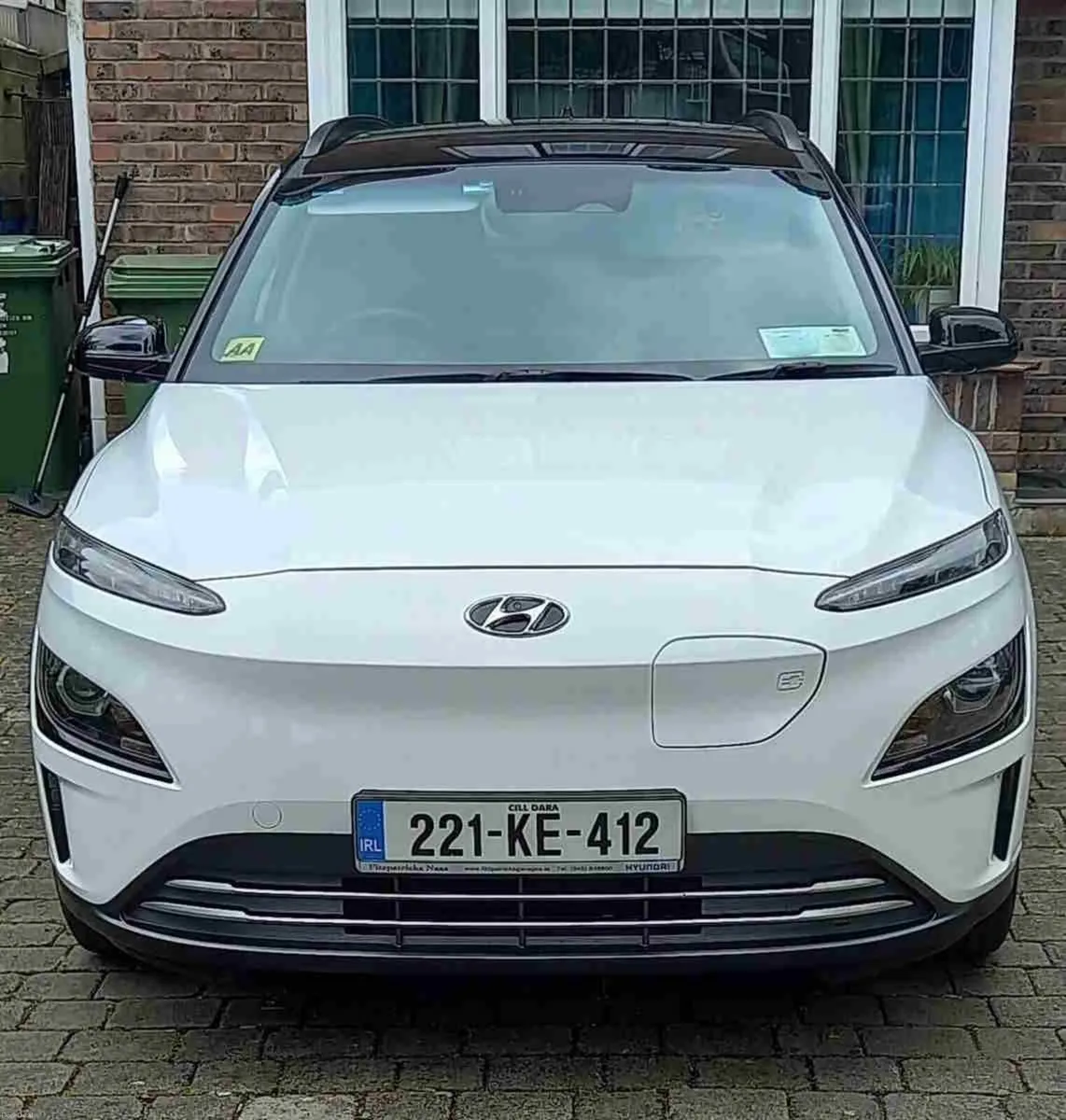 Hyundai KONA 2022 Premium 64Kw Two tone - Image 4