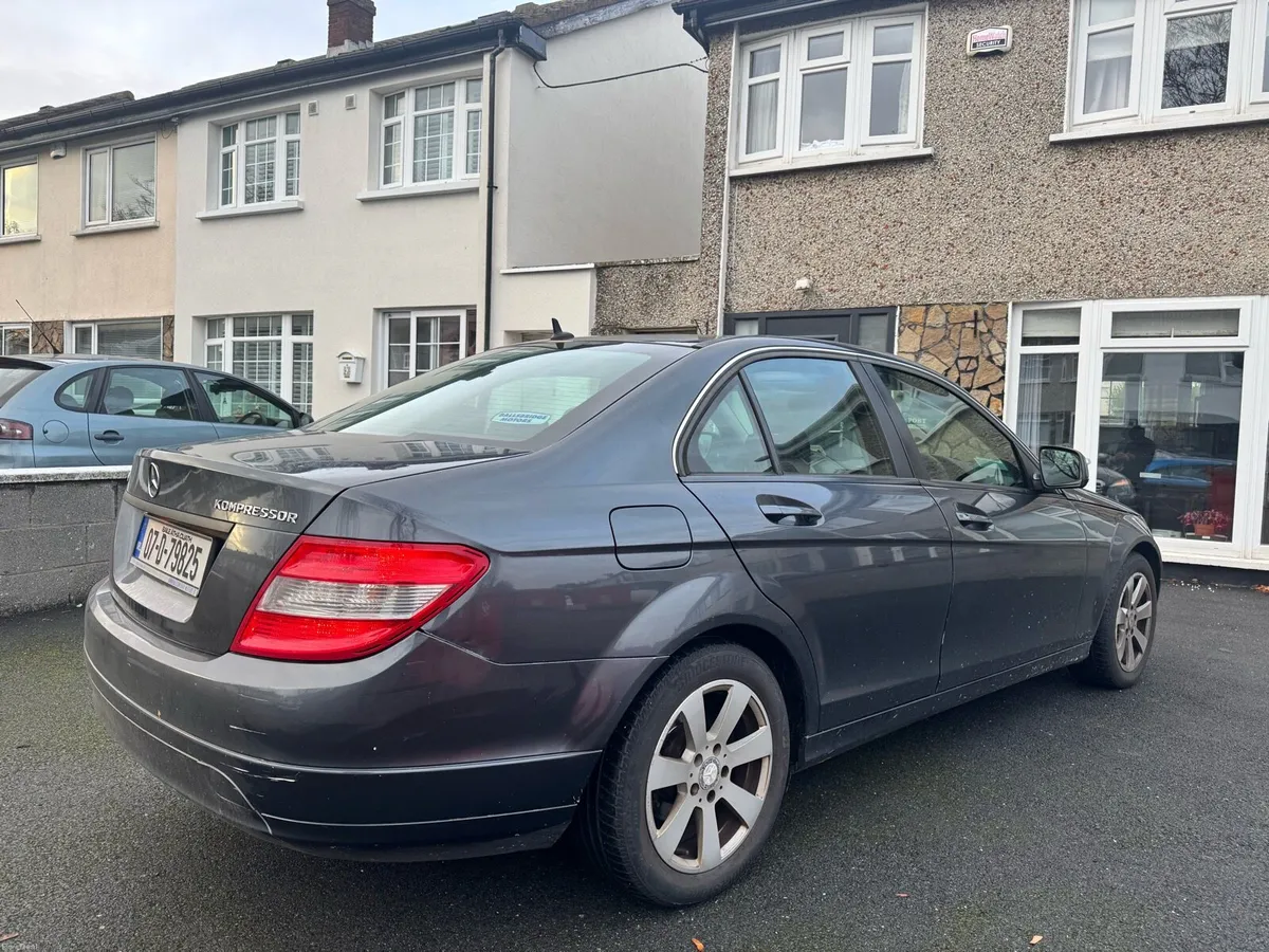 Mercedes Benz C180 Classic Kompressor with Sunroof - Image 5