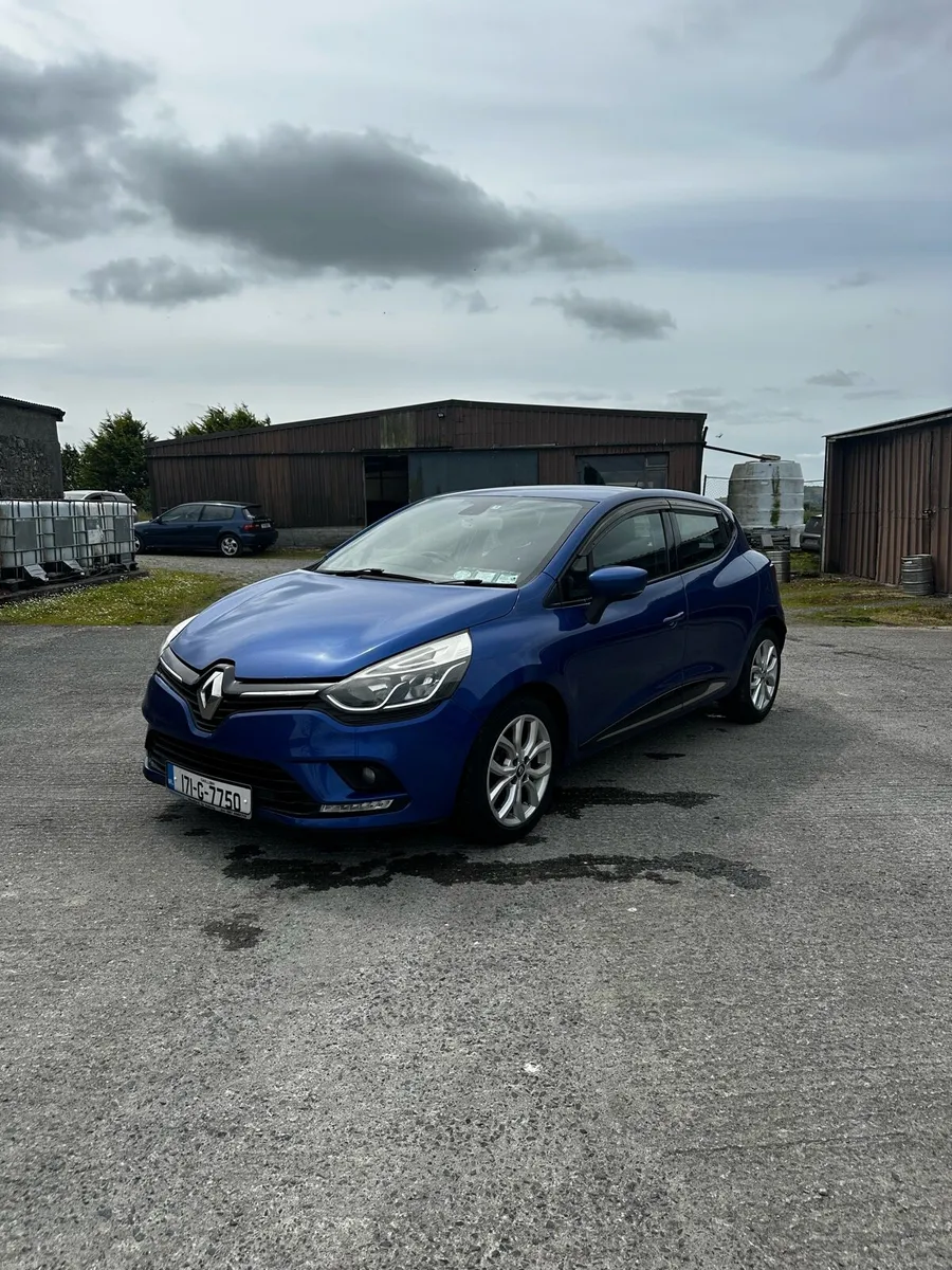 2017 Renault Clio - Image 2