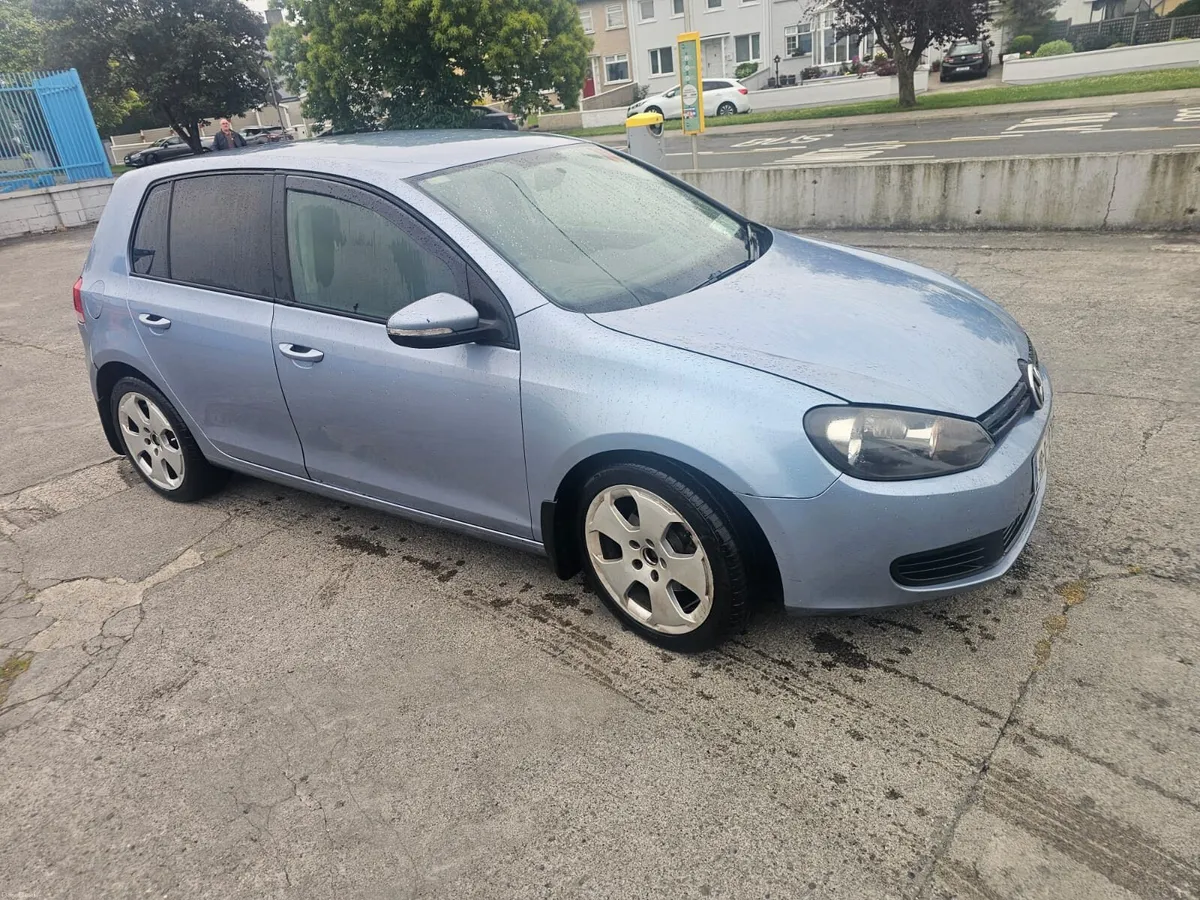 2010 Volkswagen Golf - Image 1