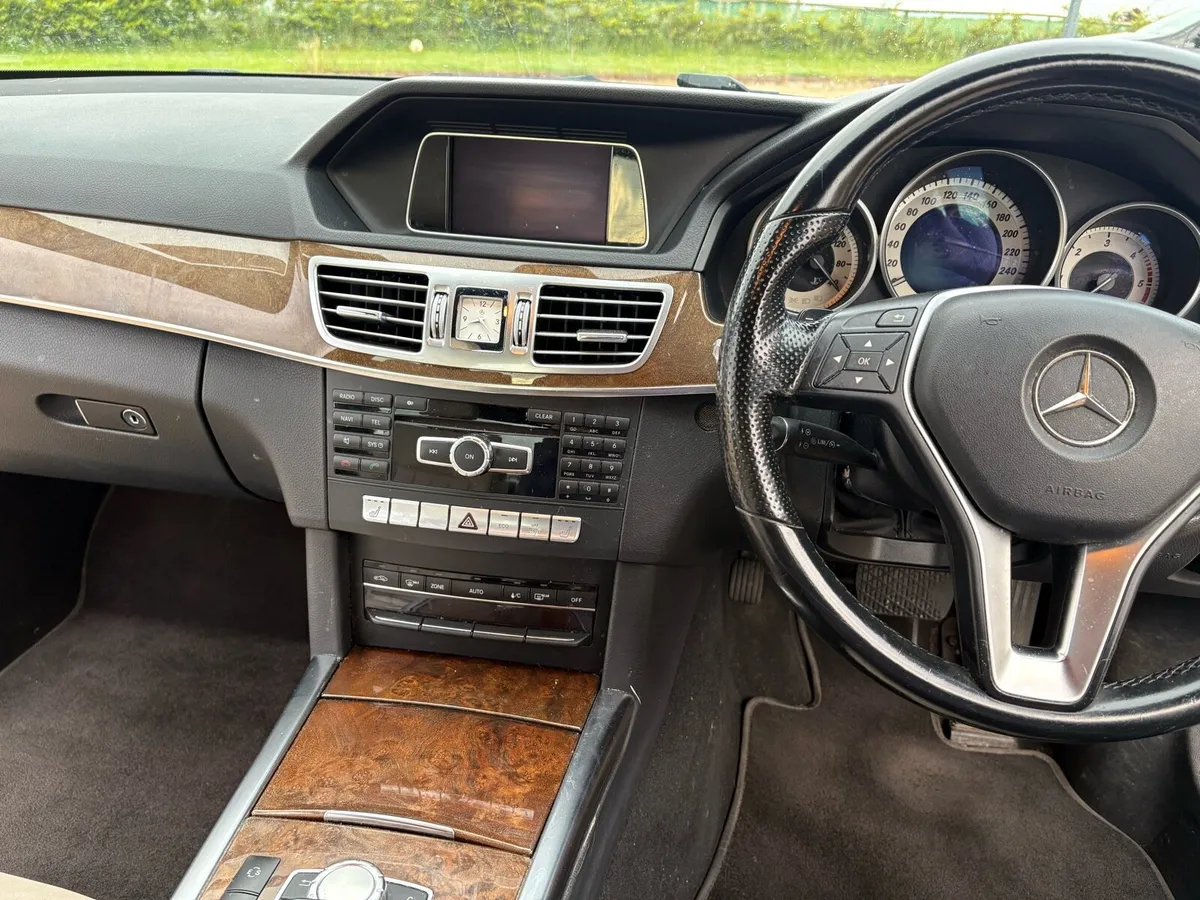Mercedes Benz E220 Avant Garde - Image 4