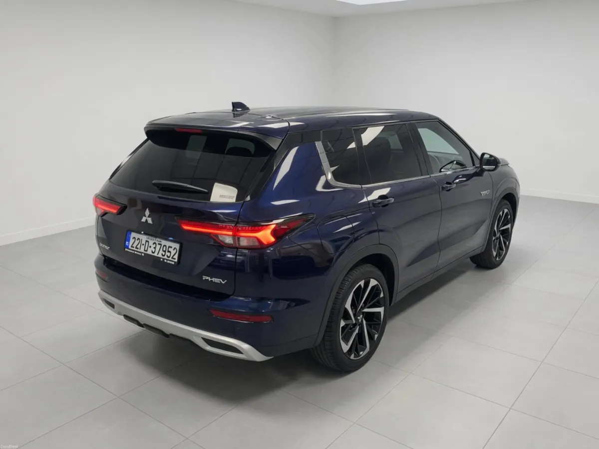Mitsubishi Outlander 2022 7 SEATER - Image 2