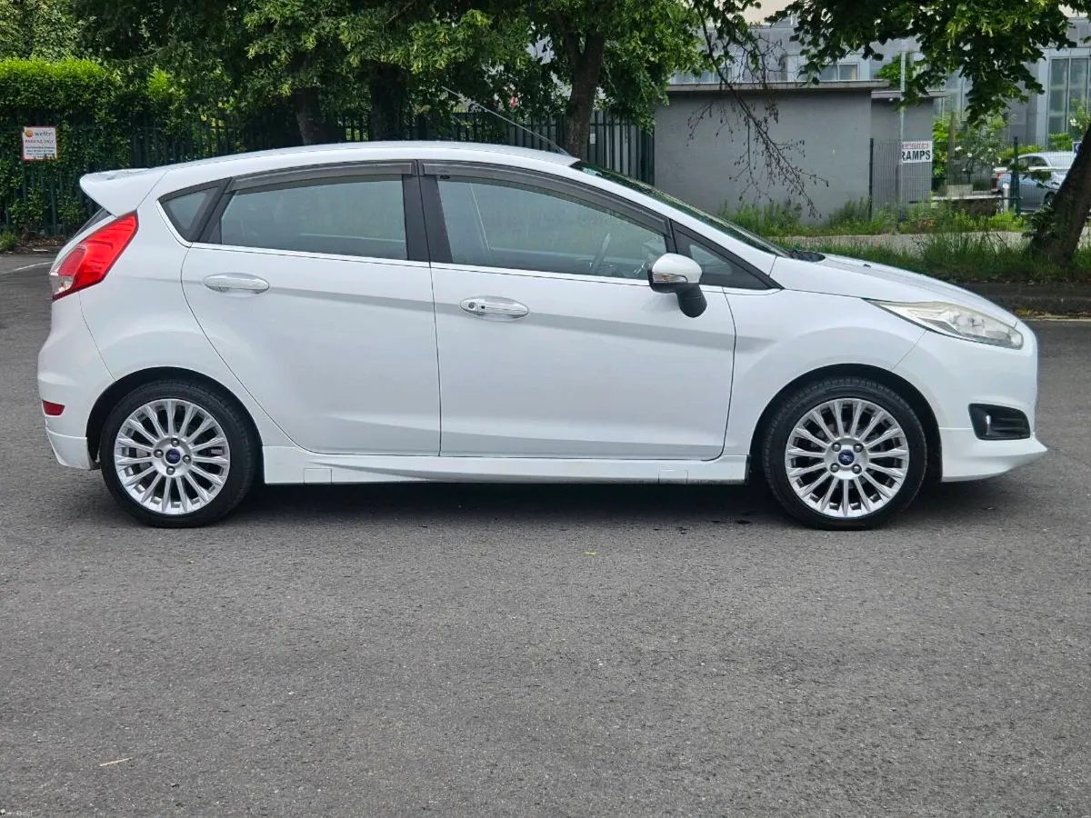 2014 Ford Fiesta , Automatic , nct & taxed - Image 2
